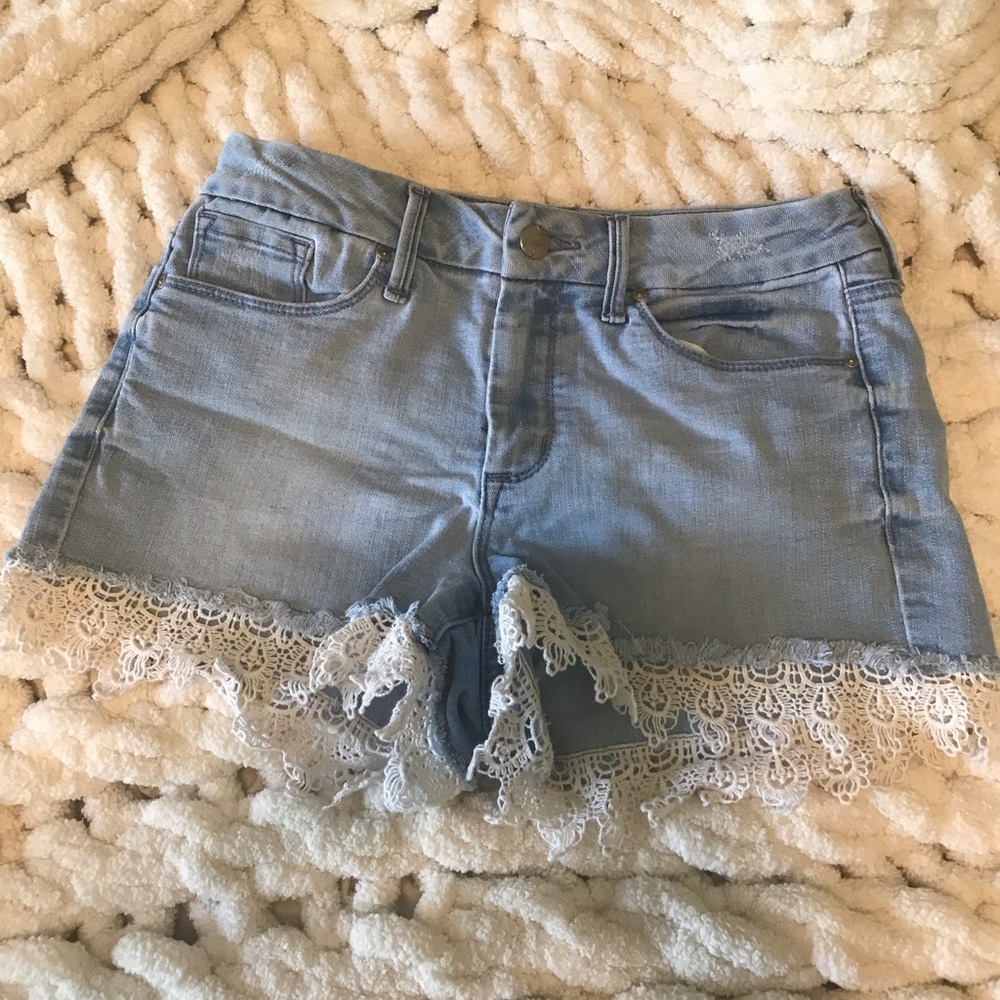 Jessica Simpson lace trim shorts